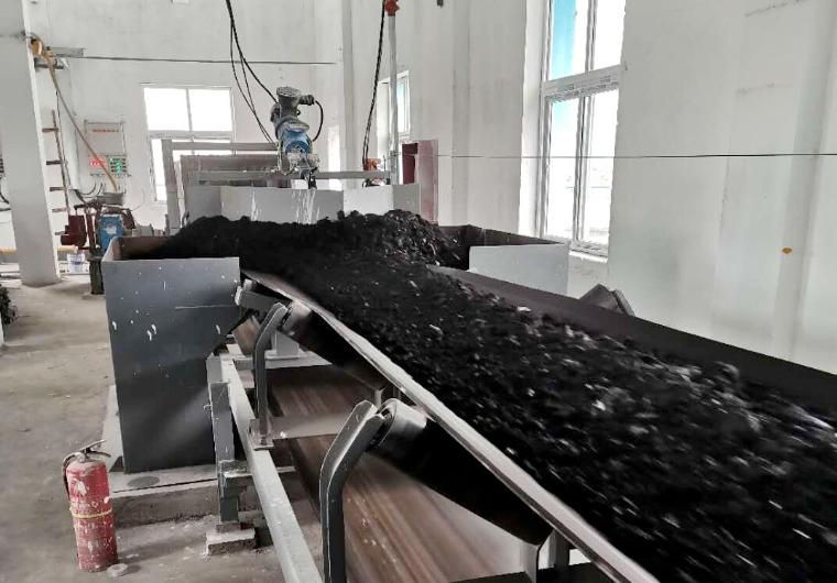 榆树岭煤矿：地面生产系统载煤试车成功